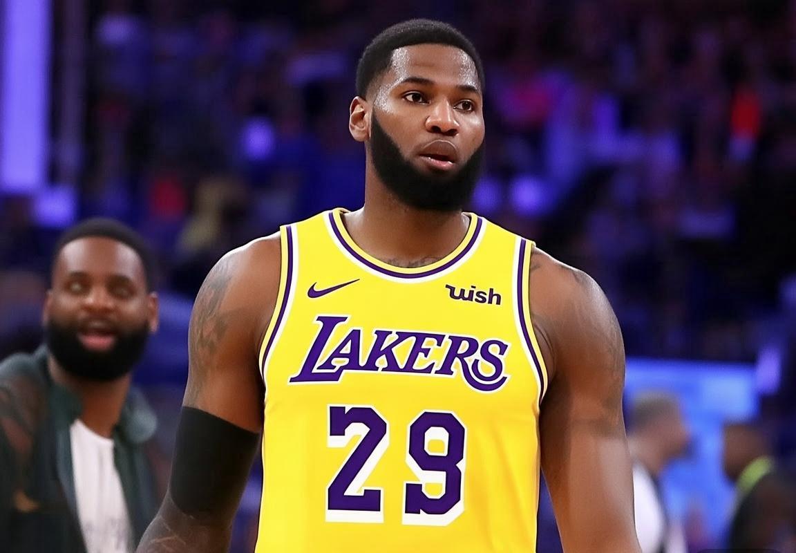 洛杉矶湖人队三方交易方案曝光，瞄准雄鹿队扬尼斯·阿德托昆博组超级三巨头